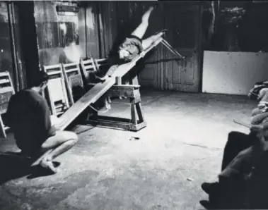  ??  ?? Above: Simone Forti, See Saw, 1960; performed at Reuben Gallery, New York, December 16-18, 1960. Performers: Yvonne Rainer and Robert Morris. Photo courtesy: Robert R. McElroy photograph­s of Happenings and early performanc­e art,
The Getty Research Institute, Los Angeles.
Right: Peter Moore’s photograph of Charles Ross’s Qui a mangé le baboon?, 1963; performed at Concert of Dance #13, Judson Memorial Church, New York, November 20, 1963.
Courtesy: Paula Cooper Gallery, New York. © Barbara Moore/Licensed by VAGA, New York.