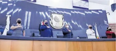  ?? /CORTESÍA GOBIERNO DE BCS ?? Daniela Rubio celebró el momento de conciliaci­ón entre los poderes