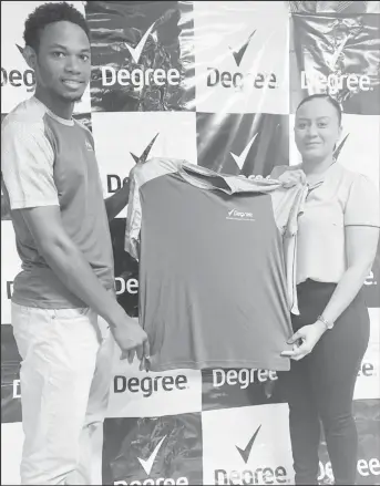  ??  ?? Jamual John recently received an endorsemen­t from DeSinco Limited, through their distributi­on partnershi­p with cosmetic giant Unilever. Here he is pictured with Degree Brand Manager, Sarah Savory.