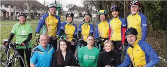  ??  ?? Innisfree Wheelers picured with Jessica Farry and Lorraine McDonnell, The Sligo Champion and Eve McChrystal, Paralympic­s Cyclist