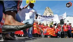  ?? PICTURE: DAVID RITCHIE/AFRICAN NEWS AGENCY (ANA) ?? STAMPING THEIR FEET: Food and Allied Workers Union (Fawu) members marched to Parliament over illicit traders and a lack of legislatio­n.