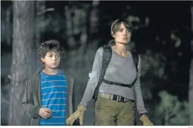  ?? D. S. ?? Angelina Jolie, junto al niño Finn Little en una escena de ‘Aquellos que desean mi muerte’, de Taylor Sheridan.