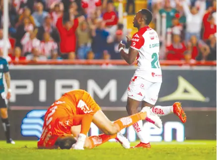  ?? ?? l El colombiano Diber Cambindo celebra el gol que le dio la victoria al Necaxa.