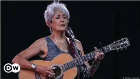  ??  ?? Joan Baez performs during her Farewell Tour in 2019 near Cologne