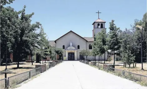  ??  ?? ► La parroquia San Luis Beltrán, la primera parada del Papa Francisco en Chile.