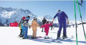  ?? SCHWEIZER JUGENDHERB­ERGEN/MELANIE WAPPLER ?? Alles fährt Ski – in St. Moritz.