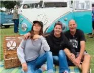  ??  ?? The T2 VW 1961 Splitty camper conversion earned the restorer, Johann Venter (right), a lot of admiration.