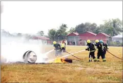  ?? AGENCE KAMPUCHEA PRESSE ?? A full-scale crash drill was carried out at Siem Reap Airport on Wednesday.