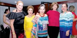  ??  ?? Blanca de Estrada, Elsa González, Graciela de Peñaranda, Ligia de Haddad y Nassire Saffi.