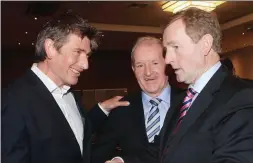  ??  ?? An Taoiseach Enda Kenny with Neil Walton, Voya Seaweed Baths and Tony McLouglin TD