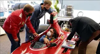  ?? (Photo Jean-françois Ottonello) ?? René Arnoux, le poleman du Grand Prix de Monaco , a retrouvé hier le paddock ancré quai Antoine-ier. Prêt à cravacher cette Ferrari  B ex-niki Lauda !