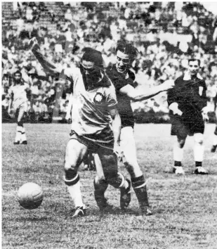  ?? THE HINDU PHOTO LIBRARY ?? Ugly incidents: A desperate struggle for the ball between Brazilian forward Didi and Hungarian full-back Lantos during the quarterfinals. The high-tension match ended in the dressing rooms when players, managers and the two delegation­s came to blows.