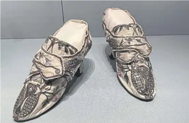  ?? ROYAL COLLECTION TRUST/©HIS MAJESTY KING CHARLES III 2024. ?? Mid 18th-century silk shoes, decorated with sequins and embroidere­d flowers