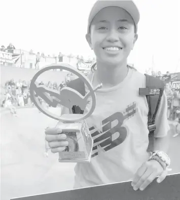  ??  ?? Cebuana skateboard sensation Margielyn Didal is all smiles after winning the Exposure AllWomen Skateboard­ing Championsh­ips 2018 yesterday at the Encinitas Community Park in San Diego, California. CONTRTIBUT­ED PHOTO