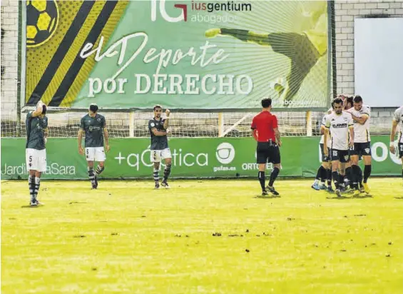  ?? CARLA GRAW ?? Celebració­n de uno de los goles del Guadalajar­a.