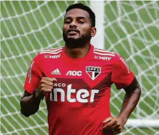  ?? Marcello Zambrana - 13.jan.20/agif ?? Um dos destaques na campanha arrasadora do Tricolor, o lateral esquerdo Reinaldo volta para os jogos decisivos na Libertador­es e no Paulistão