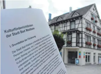  ?? FOTO: WOLFGANG HEYER ?? Die Stadt hat eine Kulturförd­errichtlin­ie erarbeitet: Förderantr­äge können ab sofort in der Tourist-Informatio­n in der Ravensburg­er Straße gestellt werden.