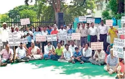  ??  ?? Cantonment residents, on Monday, protested at the Tirumlgher­ry Gate asking to reopen it before summer vacation ends.