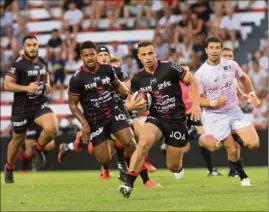  ?? (Photo F. Muller) ?? Le jeune Mathieu Smaili, entrevu à son avantage durant les matches amicaux, a été préféré à Hugo Bonneval et fera ses grands débuts à l’arrière.