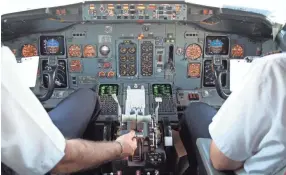  ?? RATSTUBEN/GETTY IMAGES ?? Usually, the pilots will leave the autopilot engaged when an airplane encounters severe turbulence. In small airplanes, it is better to fly manually, but with more sophistica­ted airplanes the autopilot is a valid option.