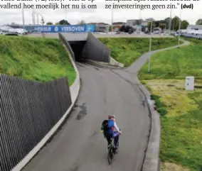  ??  ?? FOTO'S RR Aan de heraangele­gde E313 zijn acht fietstunne­ls gebouwd. Theo Dams: “Dit soort comfort is in Nederland de maatstaf.”