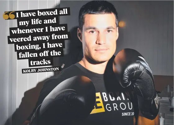  ?? Picture: MATTHEW ELKERTON ?? Townsville boxer Kolby Johnston is aiming to get his life back on track through boxing.