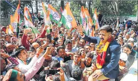  ?? DEEPAK SANSTA/HT ?? Congress candidate and chief minister Virbhadra Singh’s son Vikramadit­ya Singh going to file his nomination papers in Shimla on Monday.