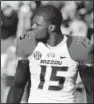  ?? AP/JAMES CRISP ?? Missouri receiver Dori a l Green-Beckham caught a school-record four touchdown passes Saturday against Kentucky.