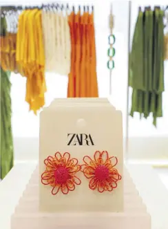  ?? Reuters ?? Der Modehändle­r Inditex, zu dem auch die Marke Zara gehört, hat diese Woche starke Konzernzah­len vorgelegt. Experten geben der Aktie viel Potenzial.