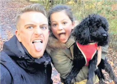  ??  ?? ●●Ben Snape and daughter Mia with Bella, the three-year-old toy poodle which went missing