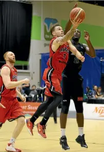  ?? PHOTO: PHOTOSPORT ?? New American import Jeremy Kendle was highly impressive on Canterbury’s road double-header.