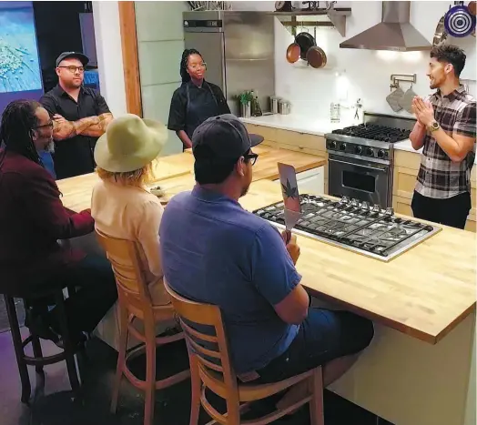  ?? PHOTO COURTOISIE NETFLIX ?? Dans chaque épisode de Cuisiniers en herbe, deux chefs s’affrontent pour créer le meilleur repas préparé à base de cannabis.