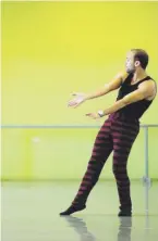  ??  ?? Moreira es uno de cinco coreógrafo­s, junto a Olaya Muentes, Lance Briliantin­e, Fernando Ramos y Andy Machín.