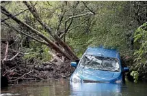  ?? DOMINICO ZAPATA/ STUFF ?? The man’s body was found under his vehicle in a Coromandel stream yesterday morning.