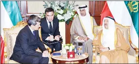  ?? KUNA photo ?? His Highness the Amir Sheikh Sabah Al-Ahmad Al-Jaber Al-Sabah received at Bayan Palace Tuesday, in the presence of First Deputy Prime Minister and Minister of Foreign Affairs Sheikh Sabah Al-Khaled Al-Hamad Al-Sabah, the Foreign Minister of...