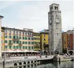  ?? Fotos: Christian Gall ?? Der 34 Meter hohe Apponale Turm diente in Riva seit dem 13. Jahrhunder­t als Wachturm.