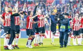  ??  ?? CUPO. PSV, de Holanda, alcanzó uno de los últimos puestos a la fase de grupos.