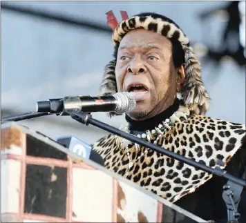  ?? | African News Agency (ANA) ?? Zulu King Goodwill Zwelithini addressing thousands of loyalists during an imbizo on the controvers­ial Ingonyama Trust in Ulundi in July.