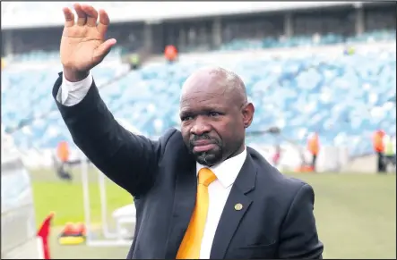  ?? ISITHOMBE NGABE: GALLO IMAGES ?? UMQEQESHI weKaizer Chiefs uSteve "Mphathi" Komphela okhala ngokutataz­ela kwabadlali bakhe uma sebebheken­e namapali.