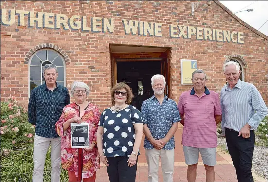  ??  ?? Destinatio­n Rutherglen’s Damien Adams (Chair), Peter Walker, Steve Jones and Peter Adams with Robyn Pfeiffer (second from left) representi­ng Winemakers of Rutherglen and Indigo Shire Councillor Roberta Horne (third from left). The group are thrilled to see Rutherglen host an exciting new tourism event.