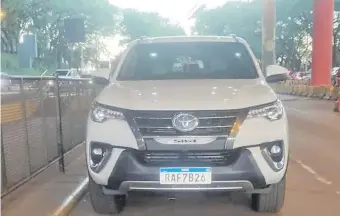  ?? ?? La camioneta Toyota Fortuner, denunciada como robada y que fue recuperada en Alto Paraná, quedó a cargo de la Fiscalía.