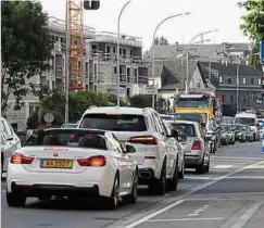  ?? Foto: Anouk Antony ?? Der Verkehr auf der Route de Thionville kommt zu Stoßzeiten zunehmend zum Erliegen.