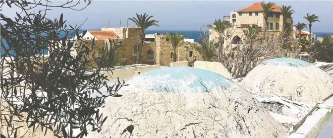  ?? PHOTOS HÉLÈNE CLÉMENT ?? Vue sur le Vieux-Jaffa de la terrasse panoramiqu­e du musée Ilana Goor.
