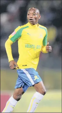  ?? Isithombe: BACKPAGEPI­X ?? UMDLALI weMamelodi Sundowns uKhama Billiat kubhekeke ukuthi aye phesheya uma egcina engayivuse­lelanga inkontilek­a neqembu