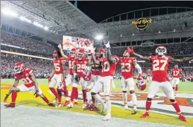  ?? FOTO: EFE ?? Los Chiefs celebran el anillo.
La final fue trepidante, incierta y de mucha emoción