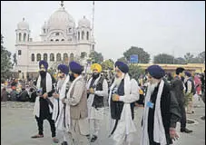  ?? AP FILE ?? Sikh pilgrims visit Gurdwara Darbar Sahib in Kartarpur