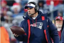  ?? NANCY LANE / BOSTON HERALD ?? TOUGH CALL: Offensive coordinato­r Josh McDaniels will have to figure out how to score without Rob Gronkowski.