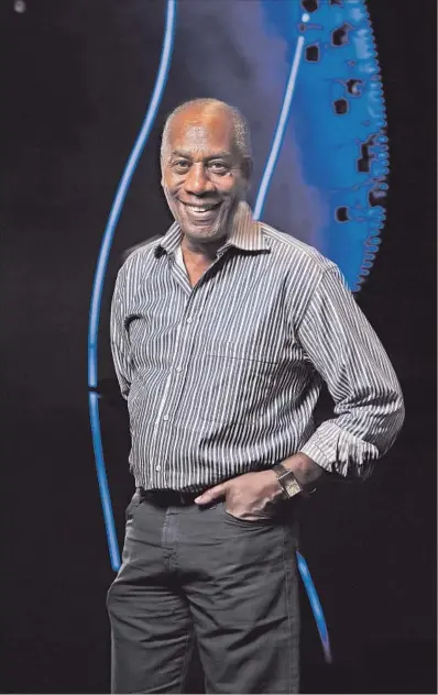  ?? Mel Melcon Los Angeles Times ?? “DICK’S EXPERIENCE­S in the play are things that I’ve experience­d on my own,” says Joe Morton, above, of Gregory.