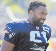  ?? STAFF PHOTO BY JOHN WILCOX ?? BALANCING WORK AND PLAY: While Jerod Mayo is working his way back into the Patriots defense, he also is focused on spending quality time with his family.