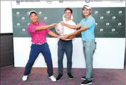  ?? PROVIDED TO CHINA DAILY ?? Australia’s James Marchesani is flanked by Hong Kong pros Motin Yeung (left) and Shunyat ‘Jason’ Hak as they pose with the Clearwater Bay Open trophy at a Hong Kong media conference last week. The season-ending tournament on the PGA Tour Series-China will be played Oct 11-14.